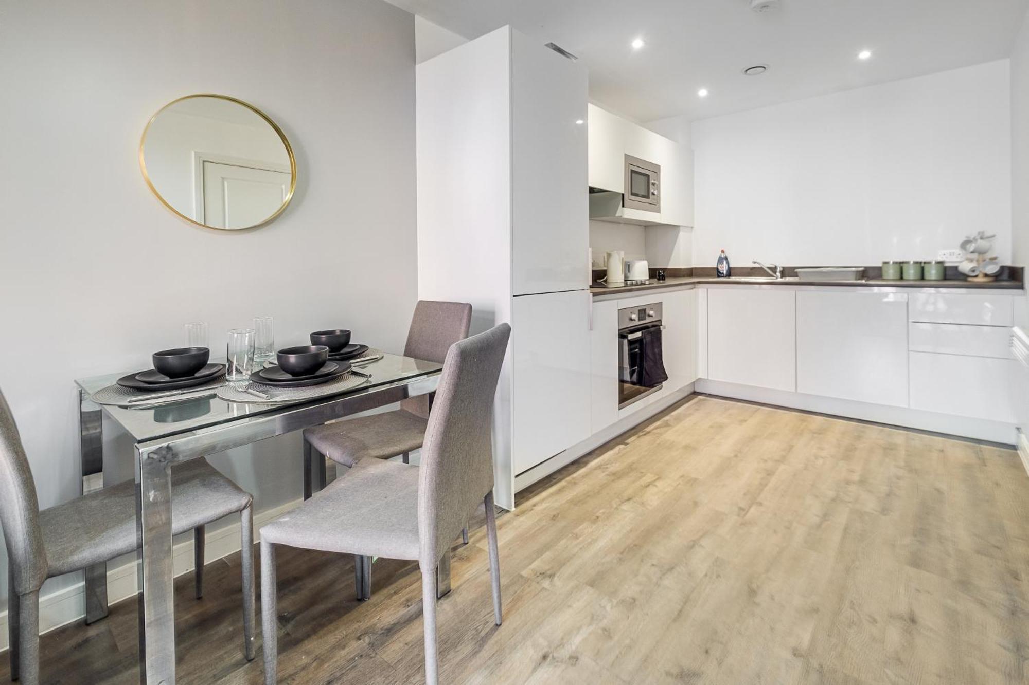 City Centre Emerald Escape - Sleeps-6, 2Beds & 2Baths , Netflix , Free Internet Birmingham Kültér fotó