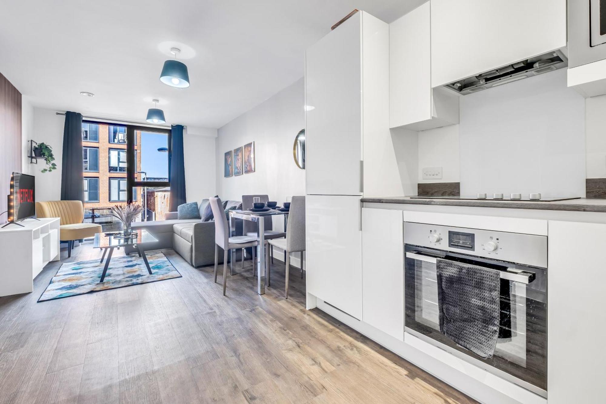 City Centre Emerald Escape - Sleeps-6, 2Beds & 2Baths , Netflix , Free Internet Birmingham Kültér fotó