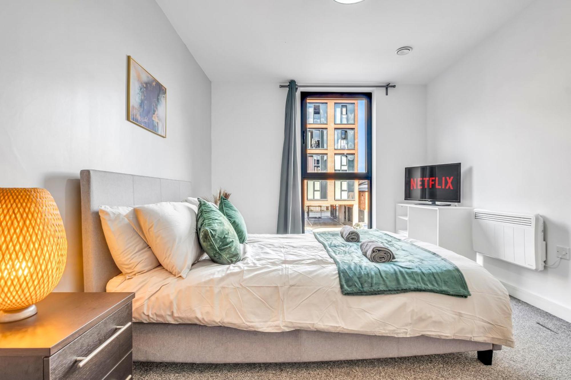 City Centre Emerald Escape - Sleeps-6, 2Beds & 2Baths , Netflix , Free Internet Birmingham Kültér fotó